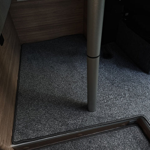 Weinsberg CaraCompact MB 640 MEG EDITION PEPPER - Teppich