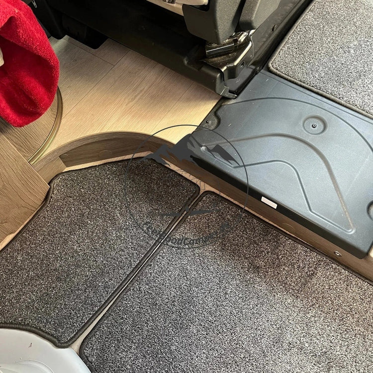 Challenger 260 (BJ 2019) - Teppich FeelGoodCamper