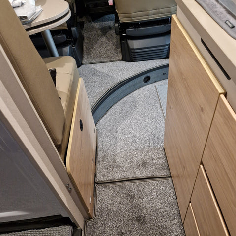 Dethleffs Globetrail 640 EK Modelljahr 2024 - Teppich