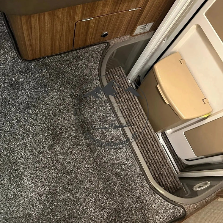 Eura Mobil Integra Style 670 SB - Teppich
