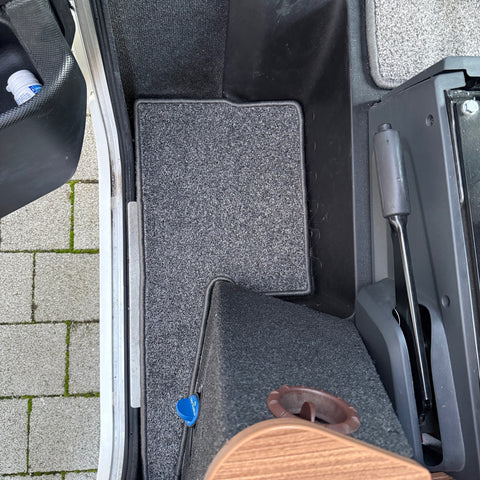 Eura Mobil IL 695 EB - Teppich