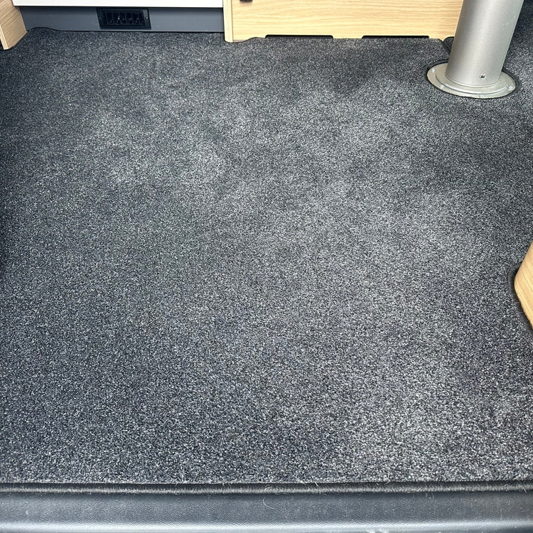 Adria Coral Axess 650 DL MJ 2023 - Teppich