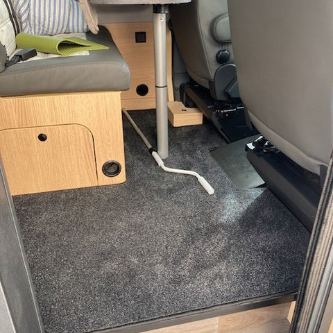 Etrusco CV 600 DF Ford Transit / MJ 2023 - Teppich