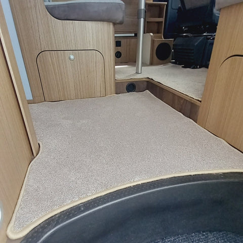 Carado I338 BJ 2020 - Teppich