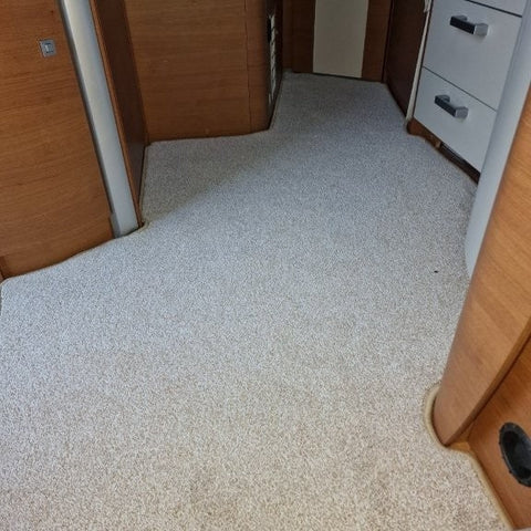 Knaus Sun TI 650 MF Baujahr 2011 - Teppich