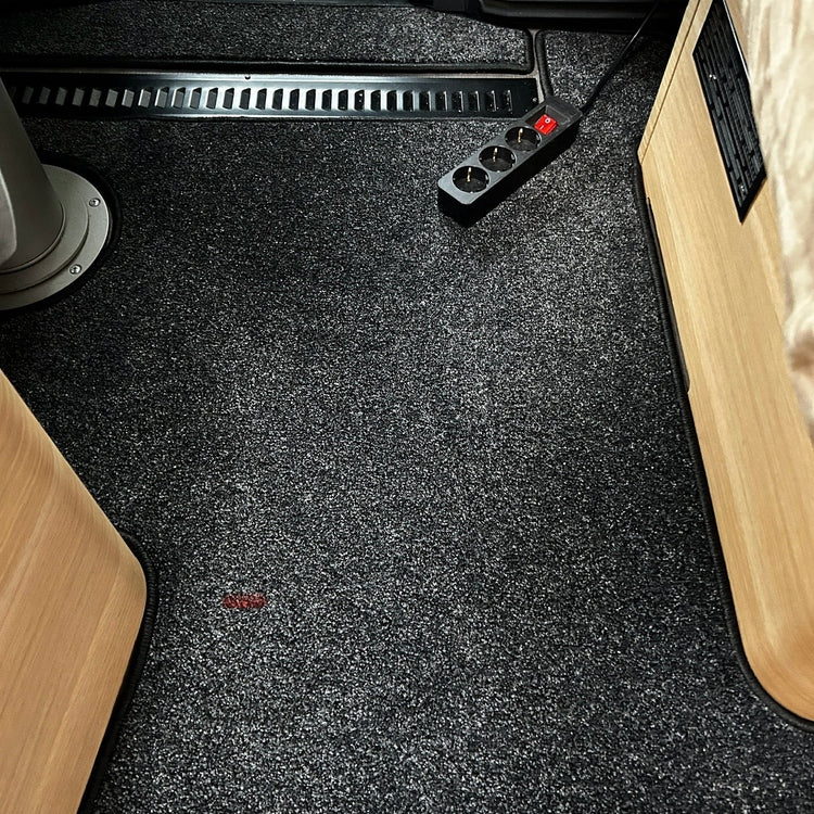 Adria Coral XL 660 SL L-Dinette Modelljahr 2024 - Teppich