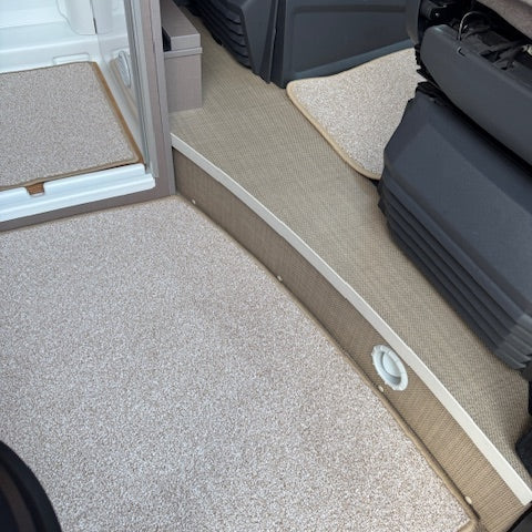 Bürstner Eliseo C644 2023 - Teppich