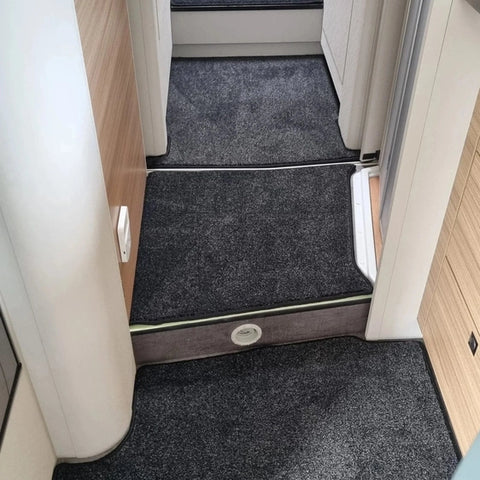 Dethleffs Pulse GT T 7051 EB Teilintegriert / BJ 2022 - Teppich