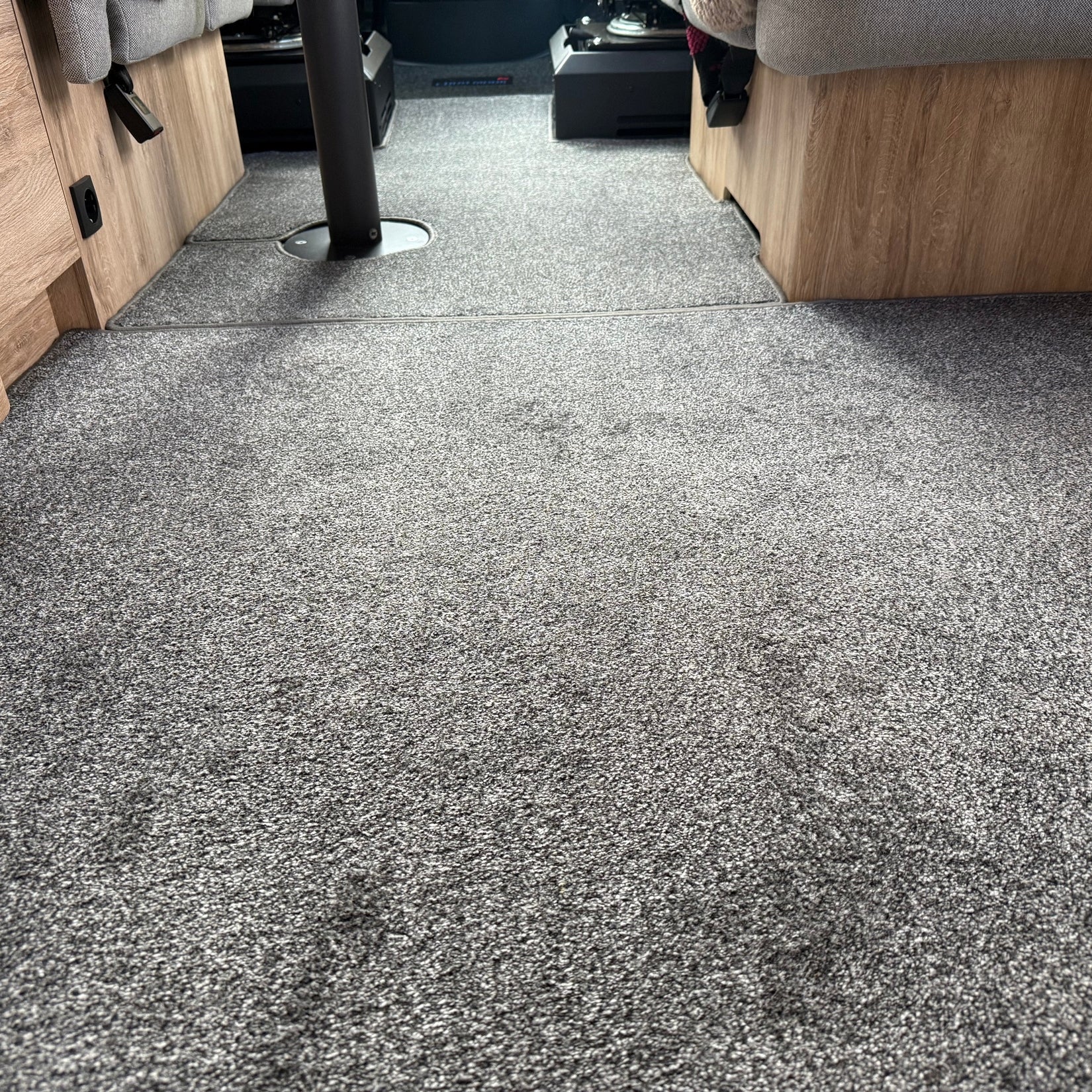 Eura Mobil Profila T 726 EF Mercedes Benz - Teppich