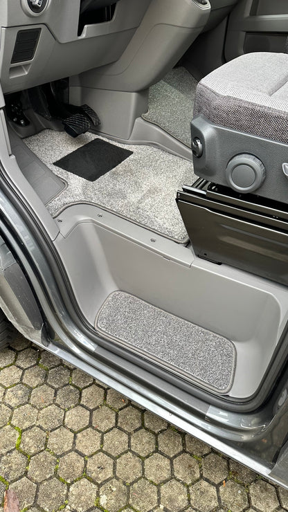 Fahrerhausteppich für VW Crafter (ab Baujahr 2016)