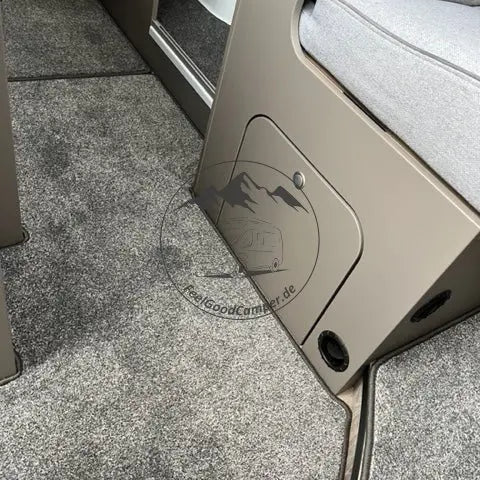 LMC Innovan 590 auf Ford Transit Baujahr 22/23 - Teppich