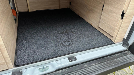 Teppich für Heckgarage für Knaus Street, Street XL und Solution 4 FeelGoodCamper - Maßgeschneiderte Teppiche für Ihr Wohnmobil