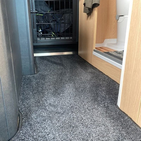 Etrusco CV 600 DF Ford Transit / MJ 2023 - Teppich