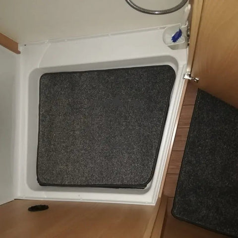 Knaus Südwind 450 FU Silver Selection BJ 2018 - Teppich